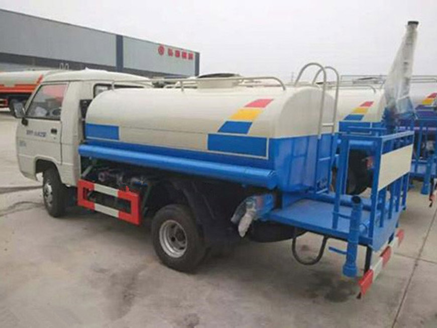 福田時(shí)代2噸灑水車(chē)(藍(lán)牌)